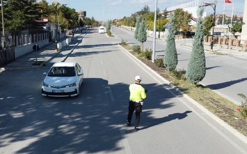 Bolvadinde trafik ekipleri uygulamalarını artırdı