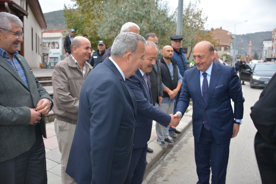 Bakan Bilgin MHP İl Başkanlığını ziyaret etti