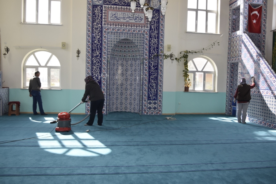 Çayda Camilerde Ramazan temizliği yapıldı