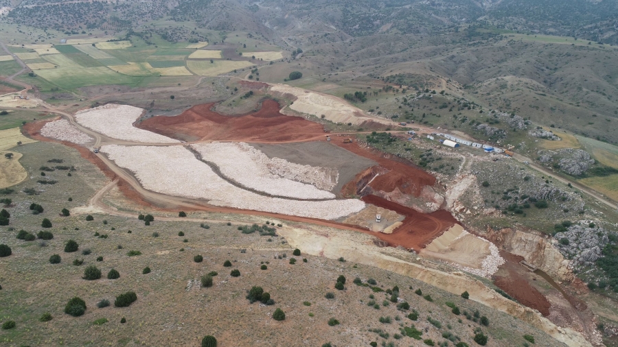Afyonkarahisar Şuhut Arızlı göleti’nde  Çalışmalar aralıksız devam ediyor
