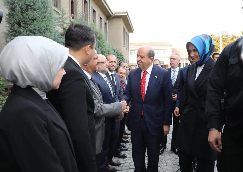 KKTC Cumhurbaşkanı Tatar Vali Yiğitbaşını ziyaret etti