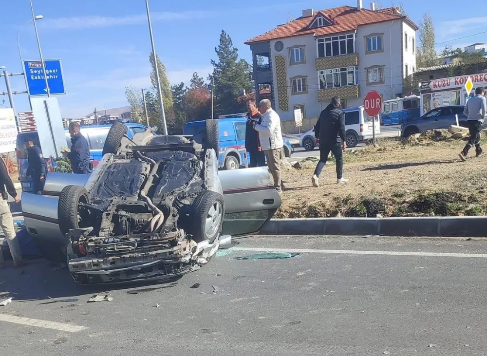Afyon -Eskişehir karayolunda kaza 7 yaralı