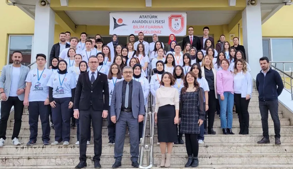 Atatürk Anadolu Lisesinde Bilim Fuarı açıldı