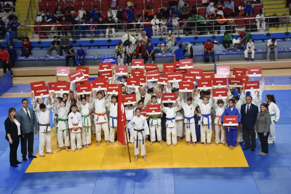 Judo küçükler Türkiye şampiyonasına 600 sporcu katıldı