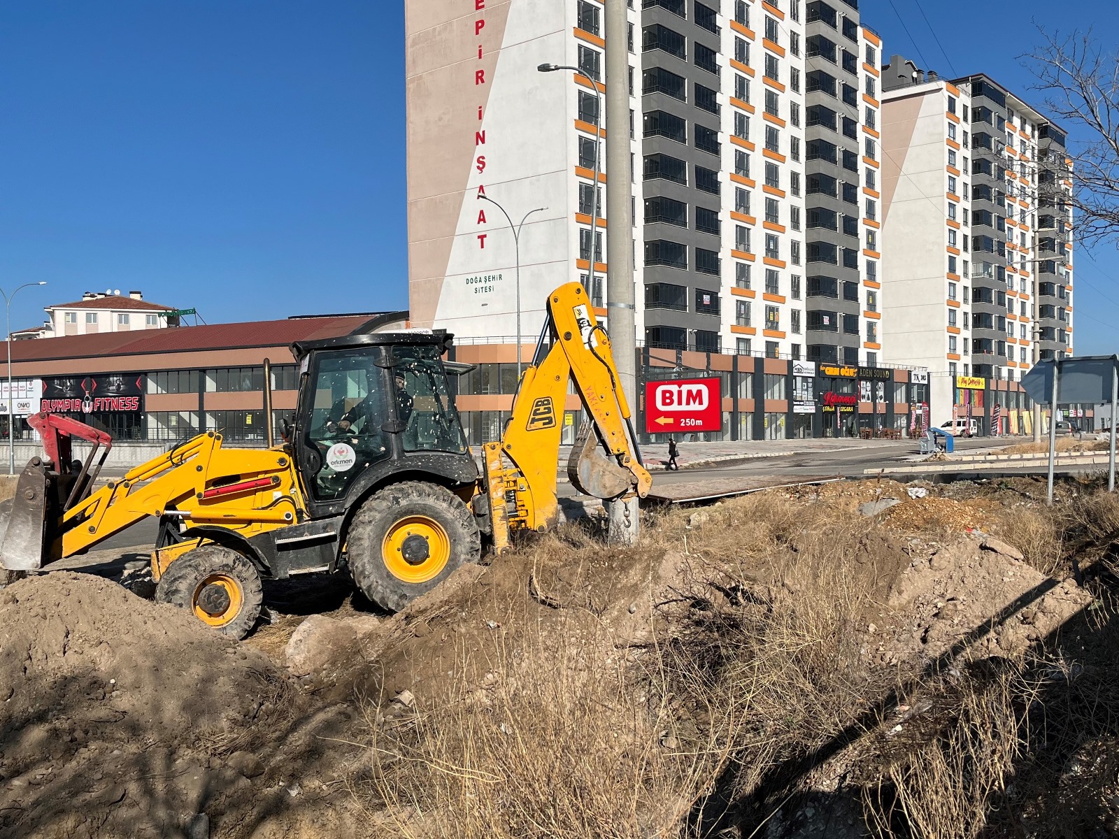 Erkmen’de Yaya Üst Geçidine Başlandı