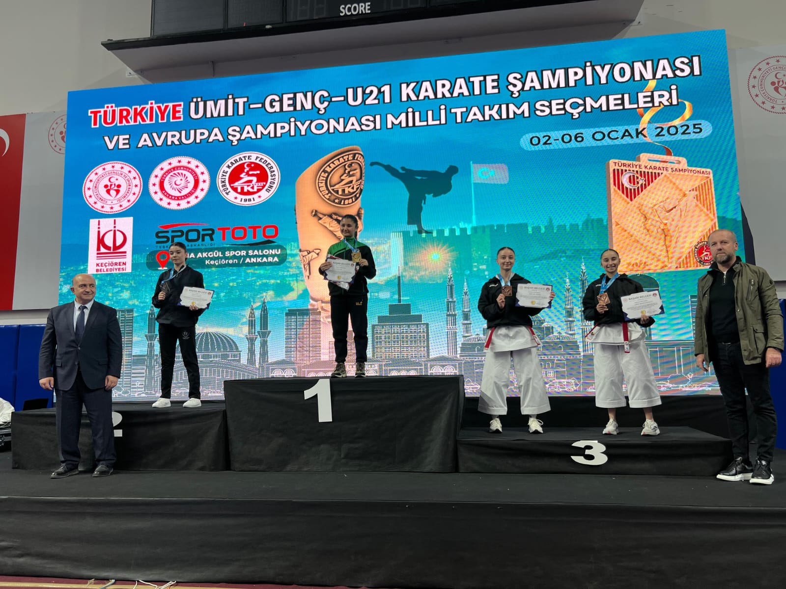 Türkiye Karate Şampiyonasında başarı elde ettiler