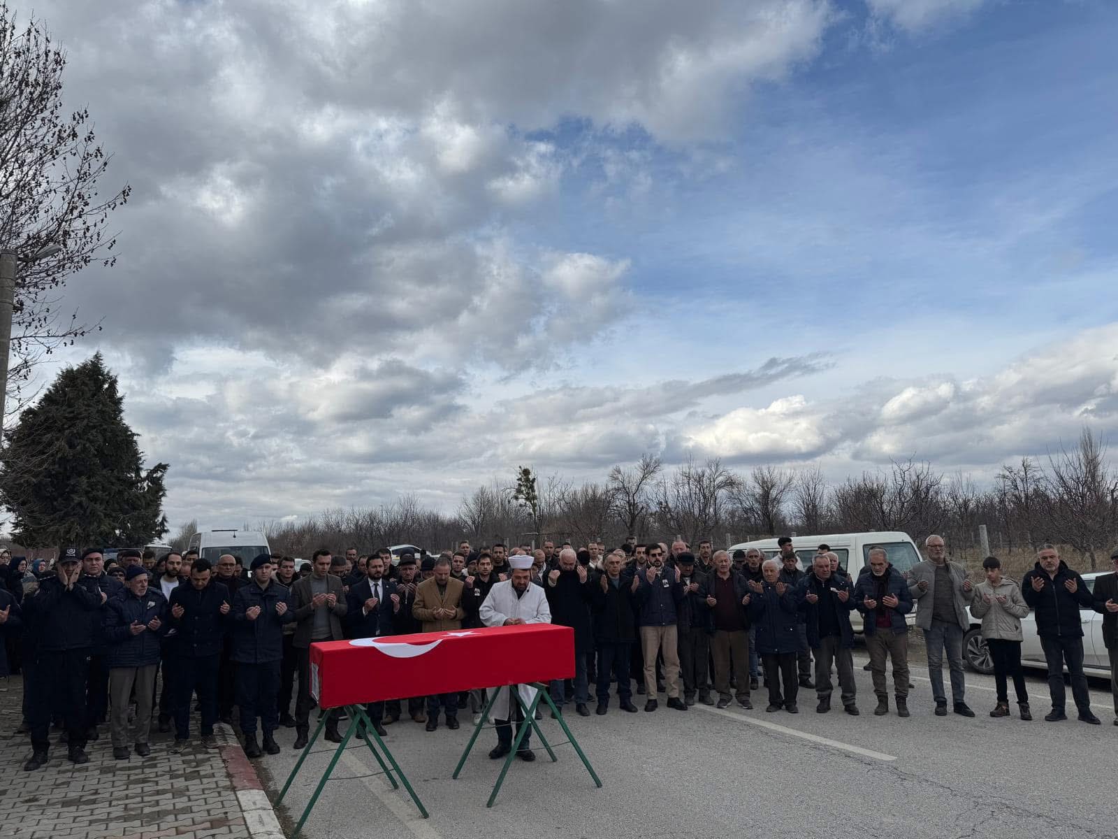 Polis memuru Ar ebediyete uğurlandı