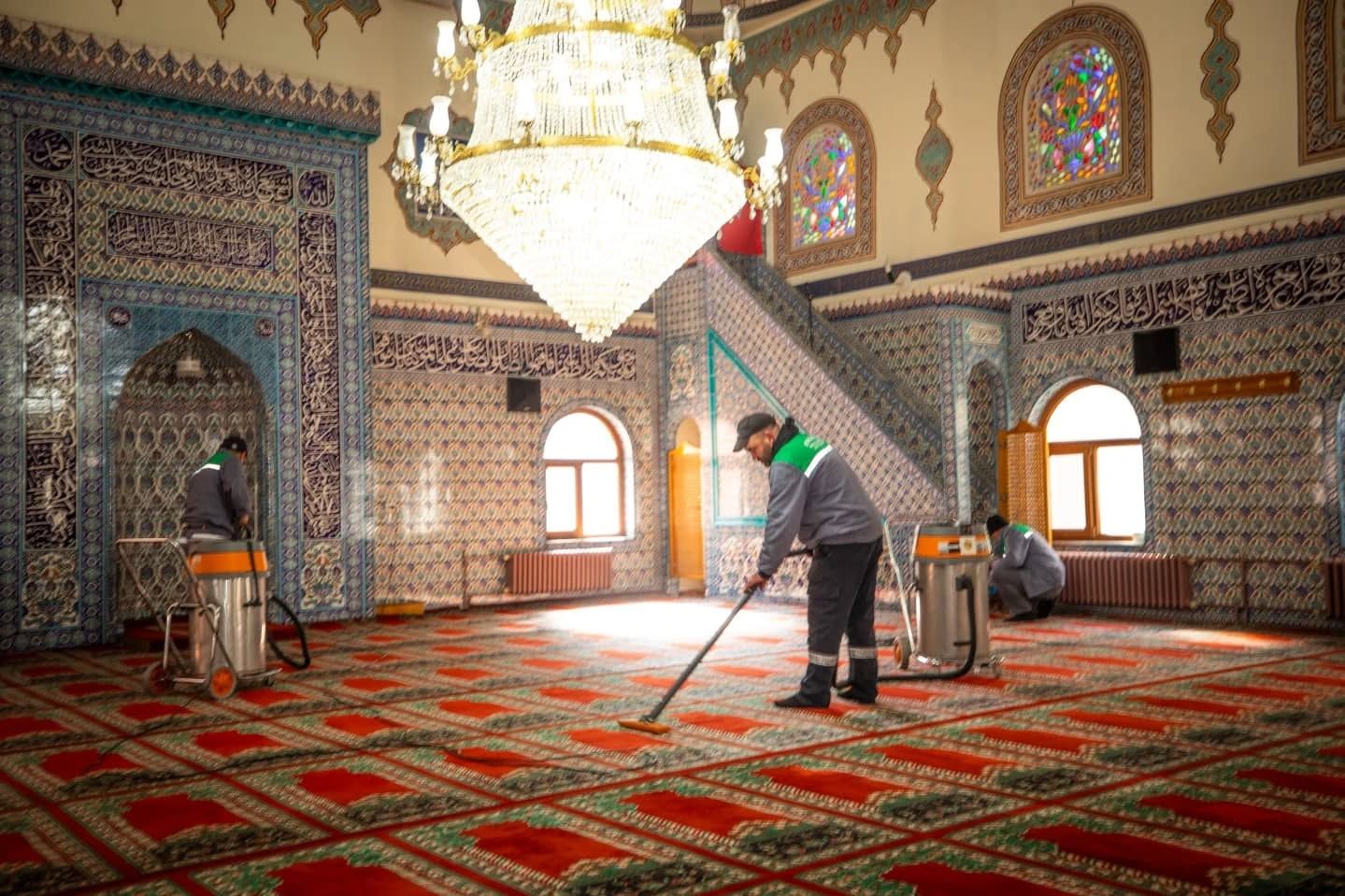 Camiler türbeler ve mescitler temizlendi Afyon Ramazana hazır