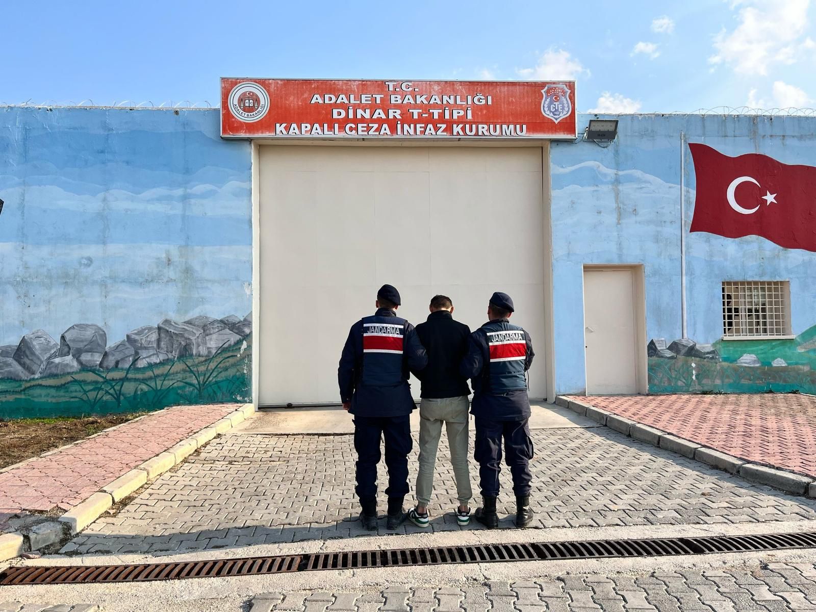 Uyuşturucu kullanan Evcilerde Sarkıntılık yapan Sandıklıda yakalandı