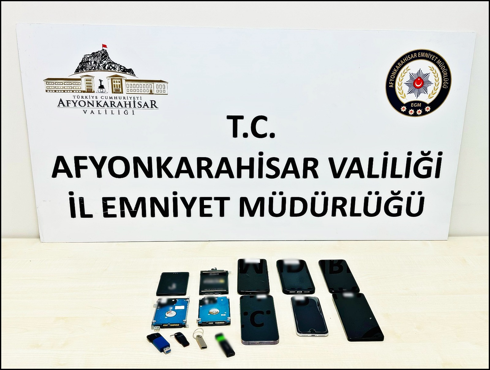 Müstehcen görüntüleri indirip paylaşanlar yakalandı