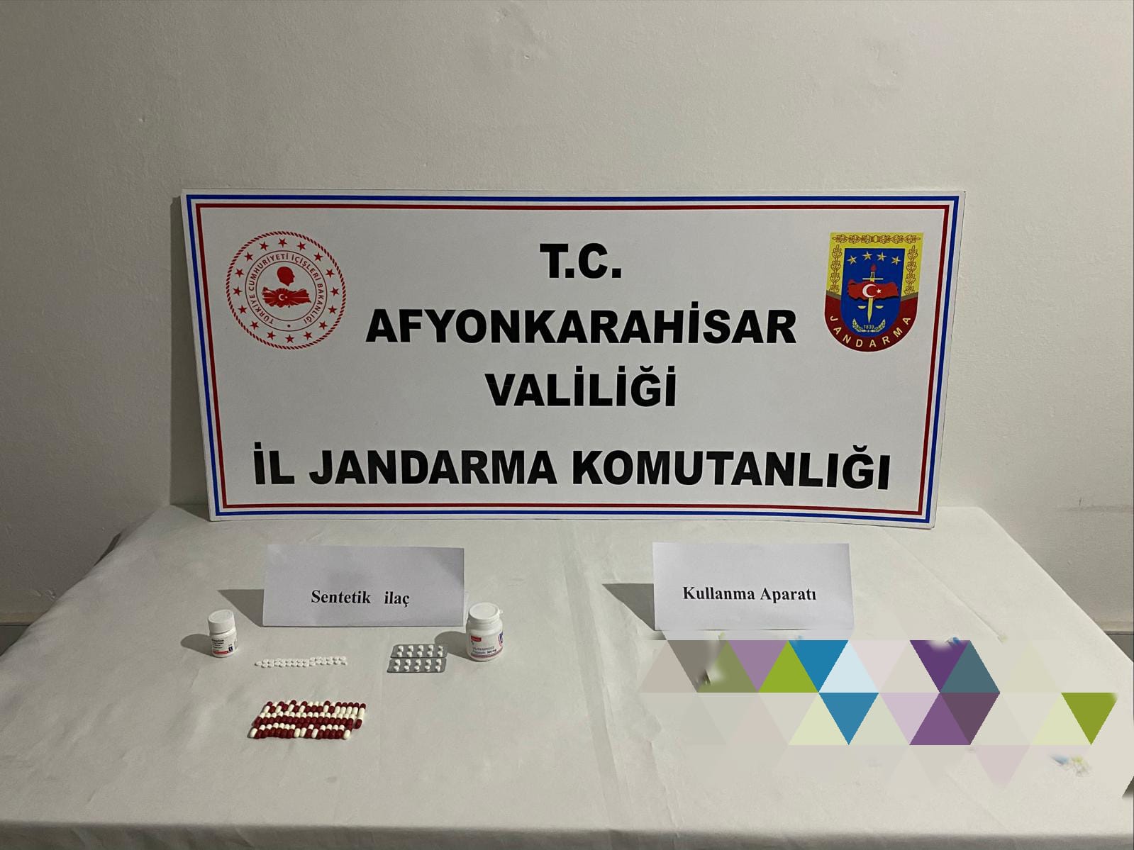 Jandarma Otobüs durdurdu bagajdan uyuşturucu çıktı