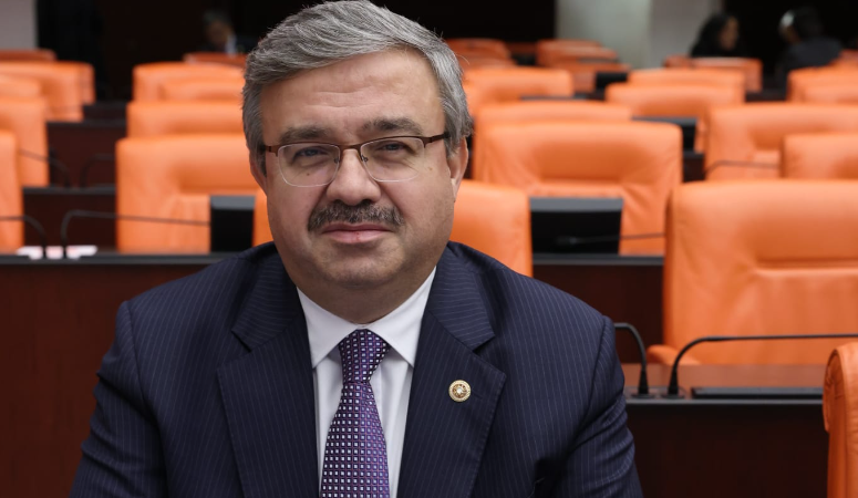 Yurdunuseven türlü bahanelerin ardına sığınmaktalar