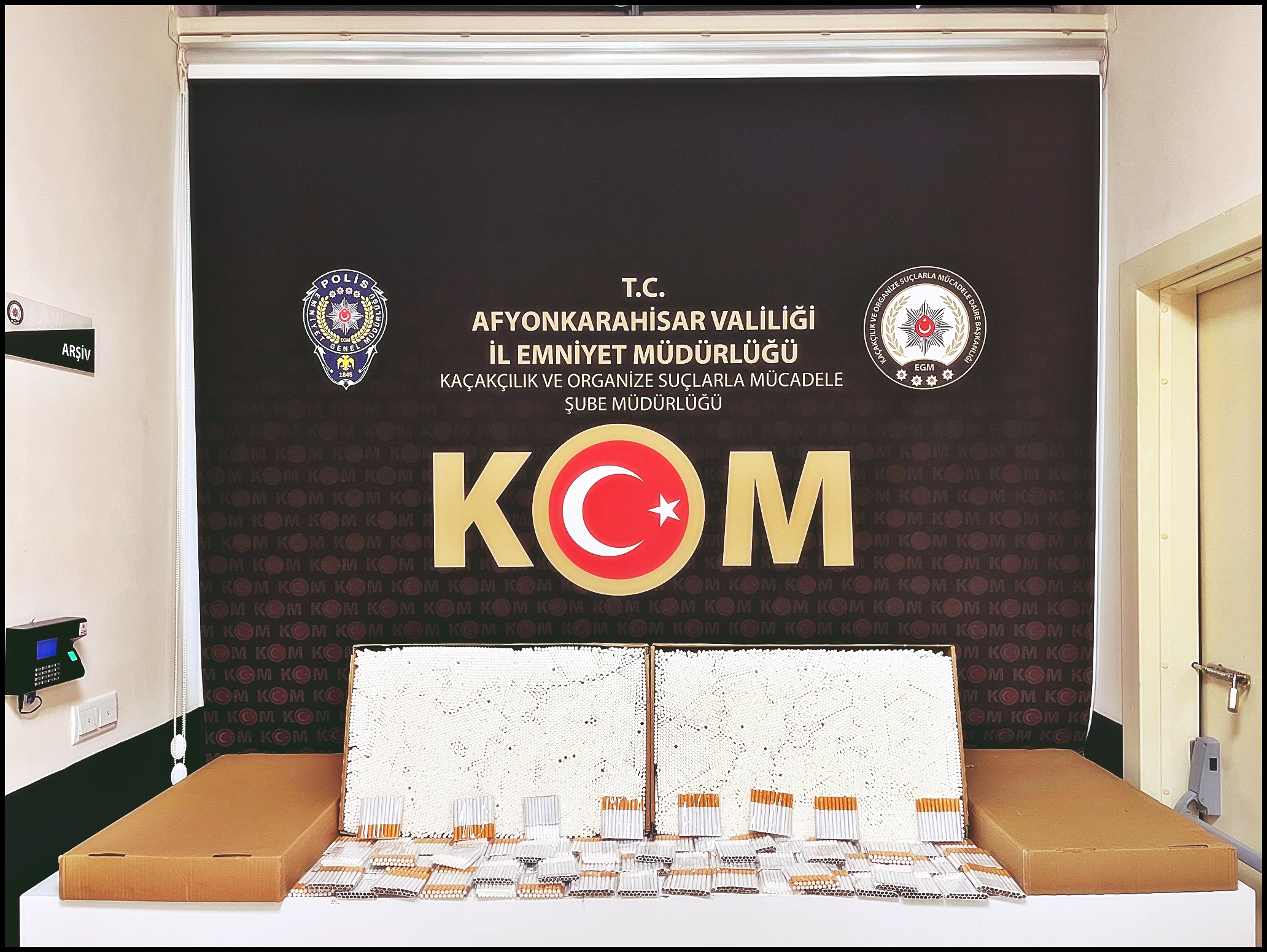 Emniyet 9.500 adet doldurulmuş makaron ele geçirdi