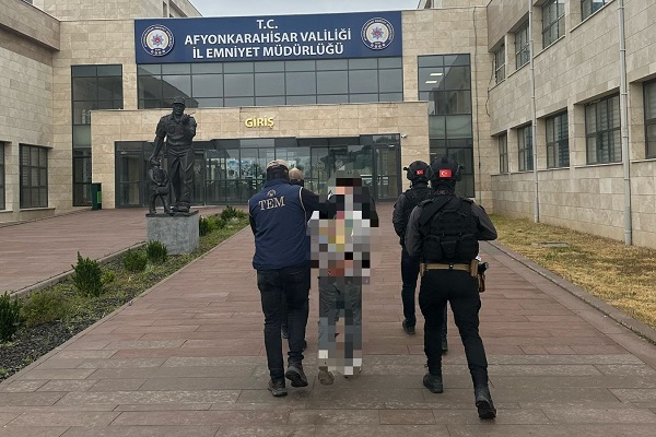 Daeş üyeleri ile iltisaklı oldukları tespit edilince 