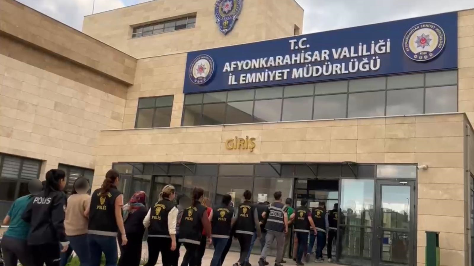 Toplumun ahlakını bozanlara ve  fuhuş yapanlara operasyon