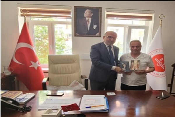 Şahintepe Afyon İl Müftülüğüne kitaplarından bağışladı