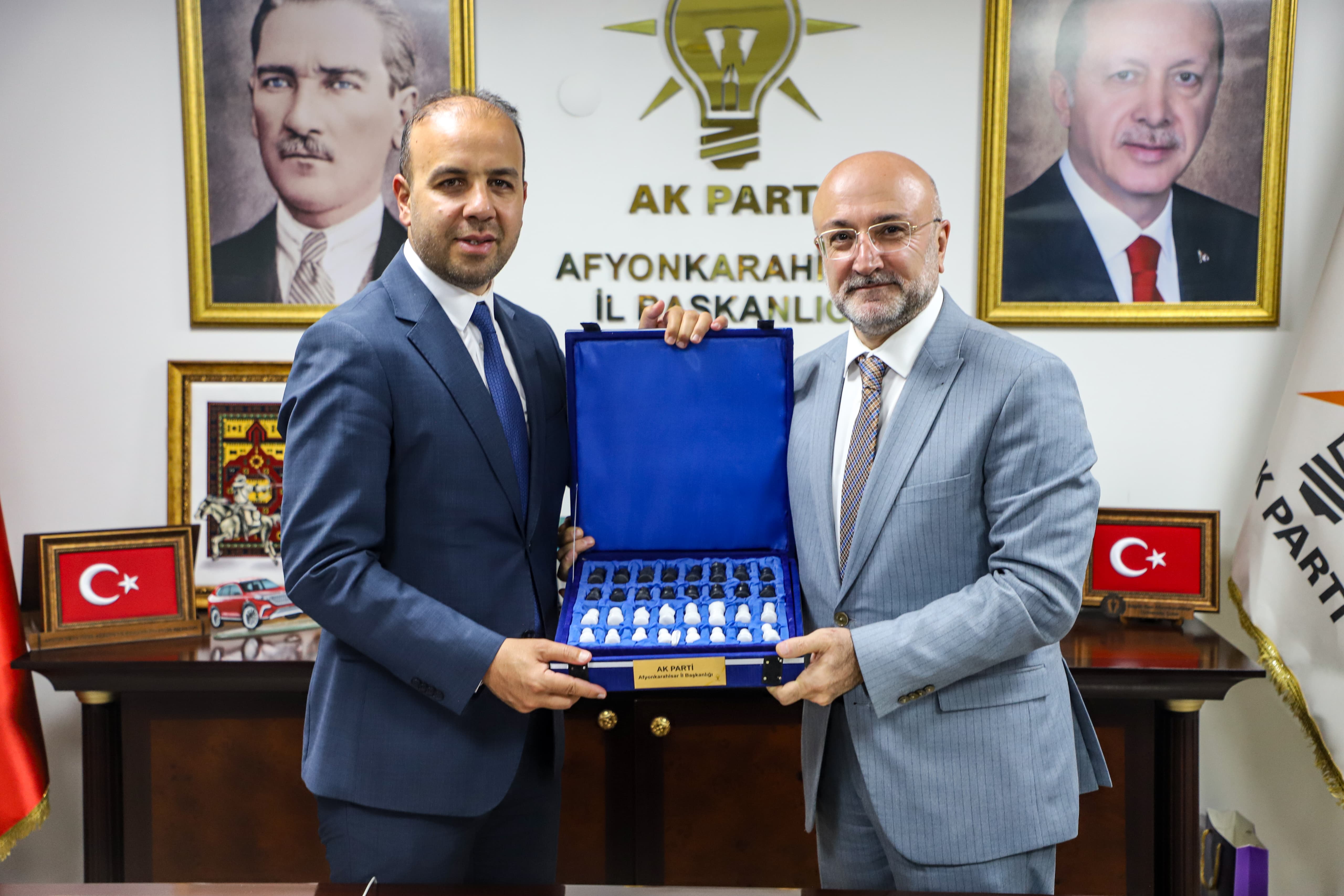 Gültekin, Afyonkarahisar İl Başkanlığı’nı ziyaret etti.