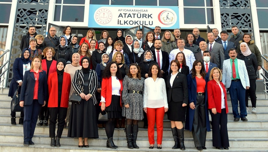 Atatürk ilkokuluna bir proje ödülü daha