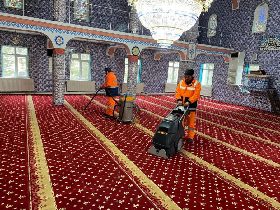 Camilerde Ramazan ayı öncesinde temizlik