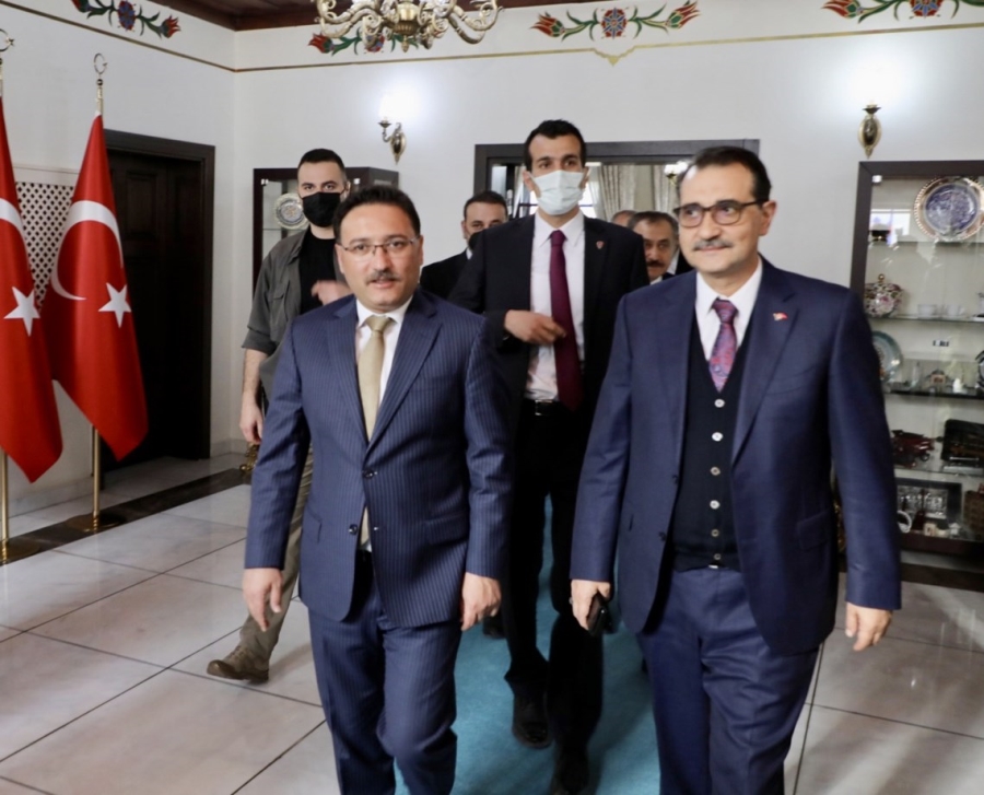Enerji ve Tabii Kaynaklar Bakanı Dönmez Vali Çiçek