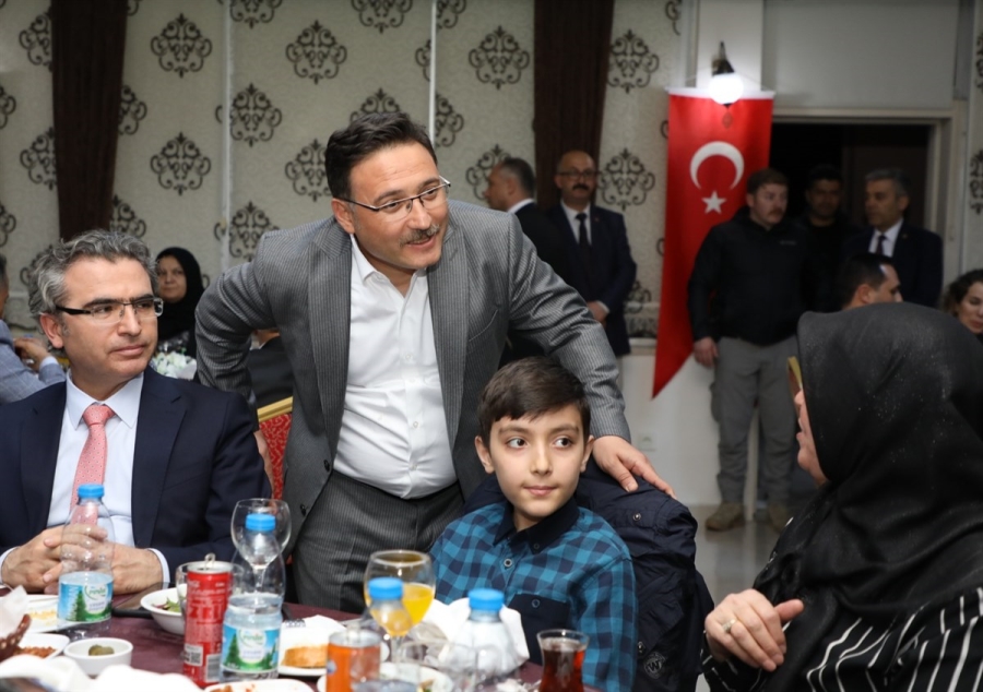 Vali Çiçek şehit yakınları, gaziler ve emniyetle iftarda bir araya geldi