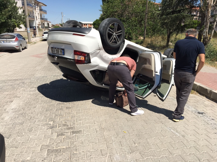 Ekiplerden kaçarken kazaya karıştı