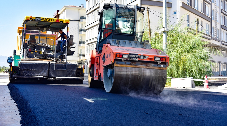 Belediye asfalt çalışmalarına aralıksız devam ediyor
