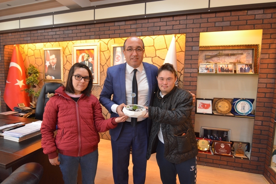 Minikler başkan dr. Mustafa Çöl’ü ziyaret etti