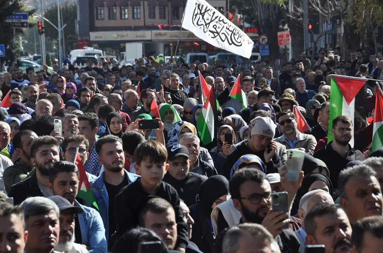 İsrail Afyon'da lanetlendi protesto edildi