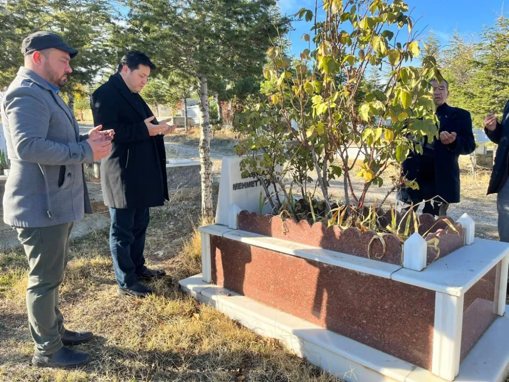 Mehmet Koçum mezarı başında  Dualarla Anıldı