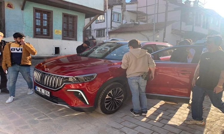 Türkiye'nin otomobili Afyon'da heyecan yarattı