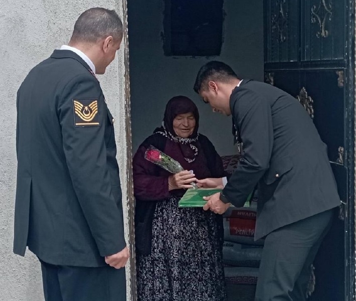 Jandarma Şehit annelerinin anneler gününü unutmadı