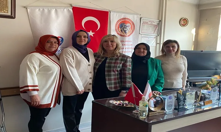MHP Kadın kollarından Gönül Dostlarına ziyaret